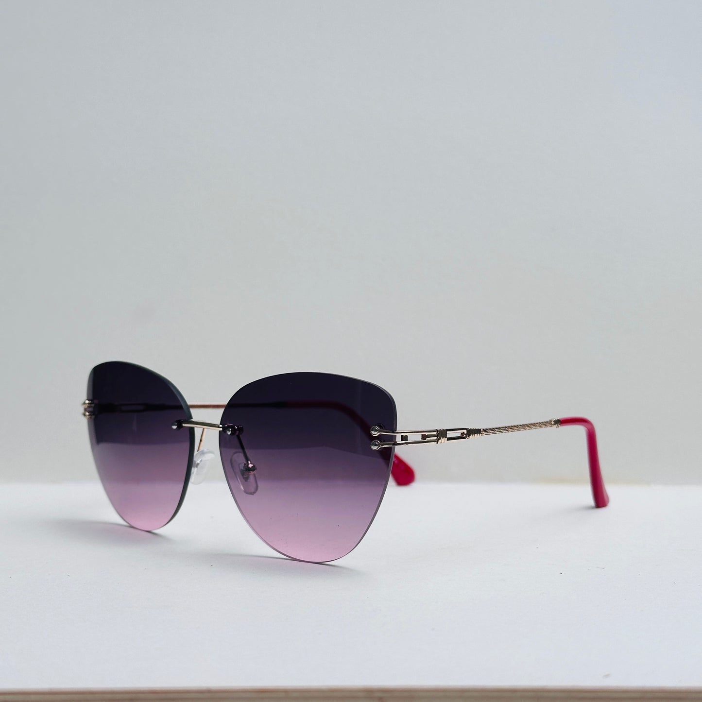 Tomhardee Rimless Cat-Eye Double-Shaded Black and Pink Sunglasses