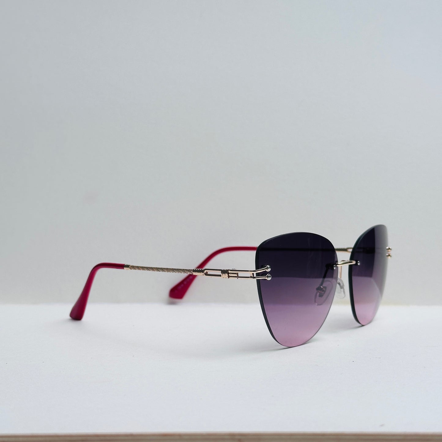 Tomhardee Rimless Cat-Eye Double-Shaded Black and Pink Sunglasses