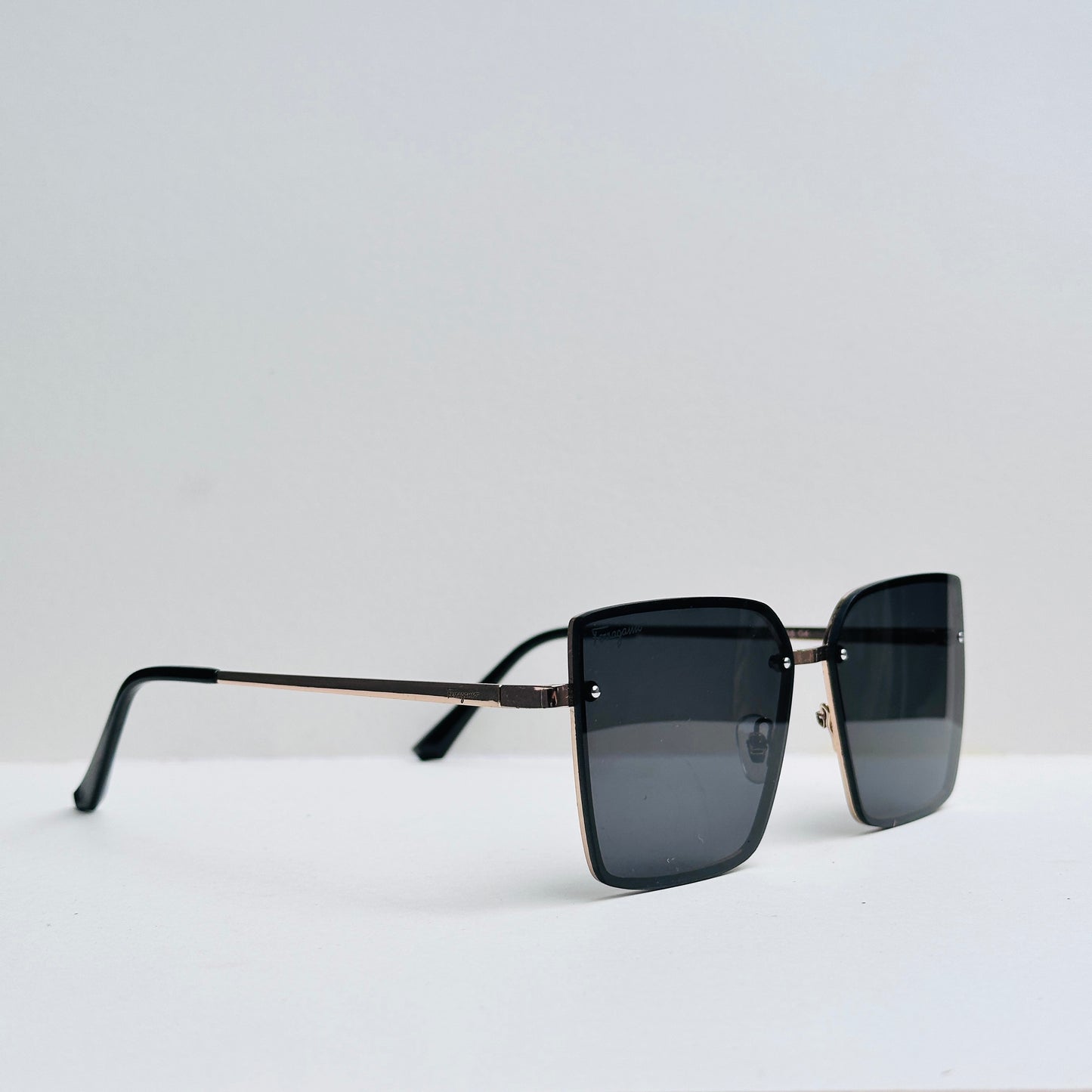 TomHardee Rimless Black Shade Cat-Eye Sunglasses