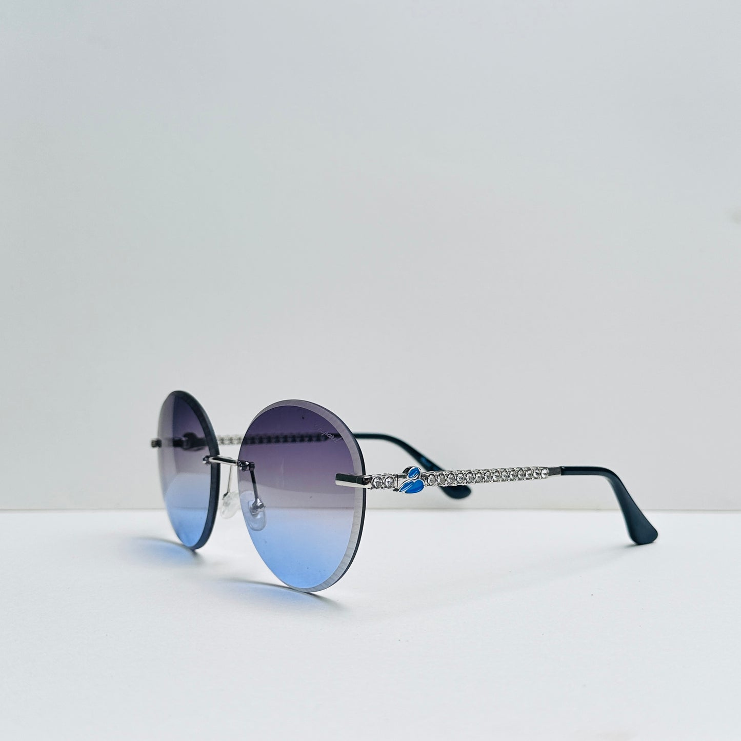 TomHardee Oval Metallic Silver Sunglasses with Triple Shaded Lenses & Stonework stick