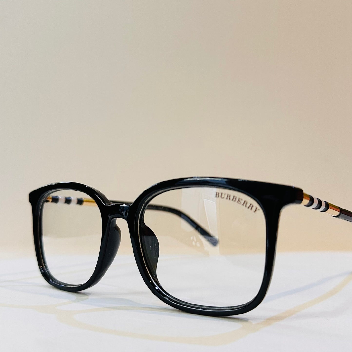 Burberry Round glasses