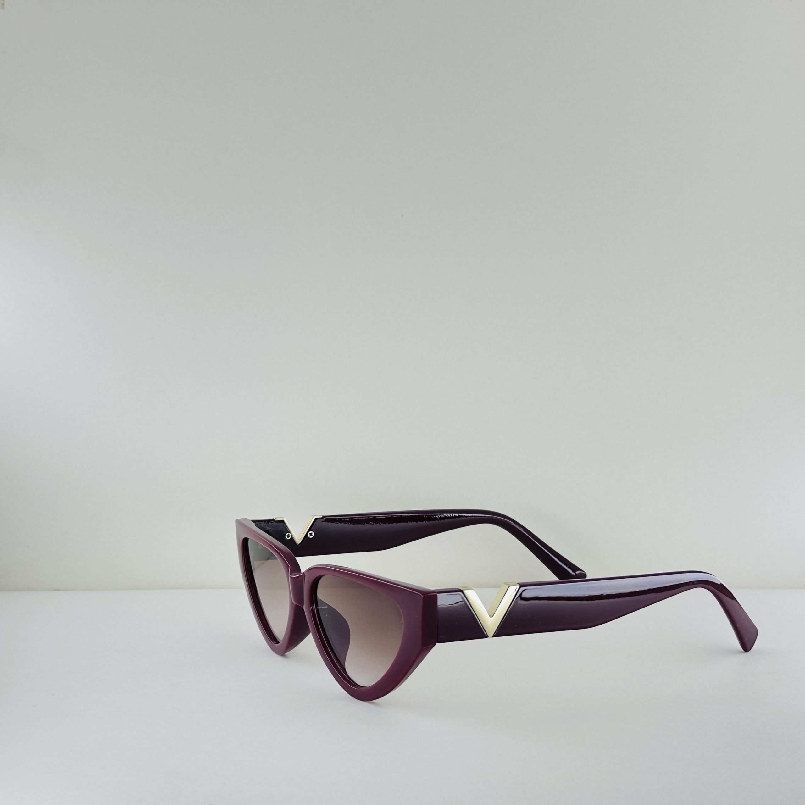 Valentino Garavani – V-Logo Plum Cat-Eye Sunglasses - Image 2