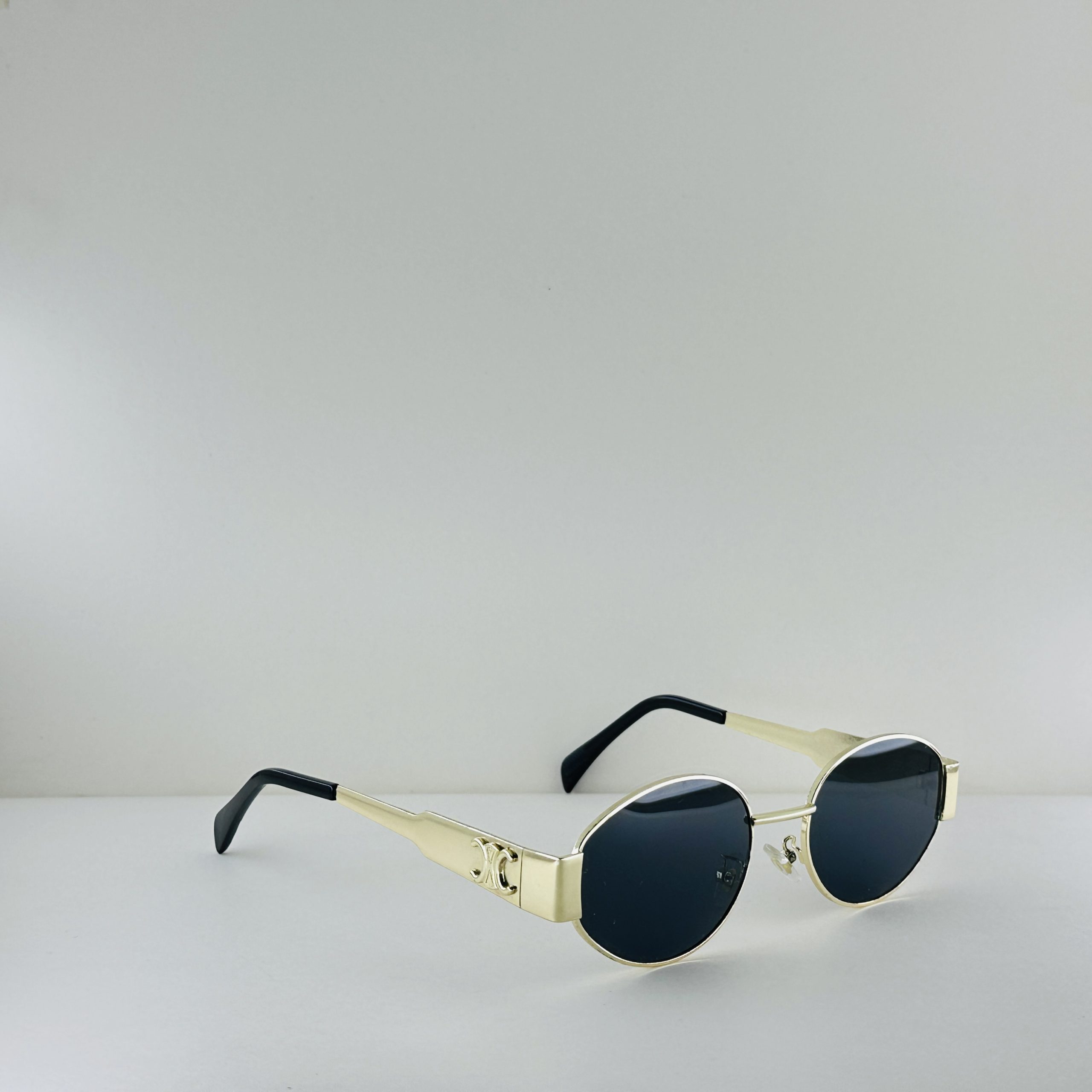 Celine Triomphe Heritage – Oval Gold & Noir Sunglasses - Image 3