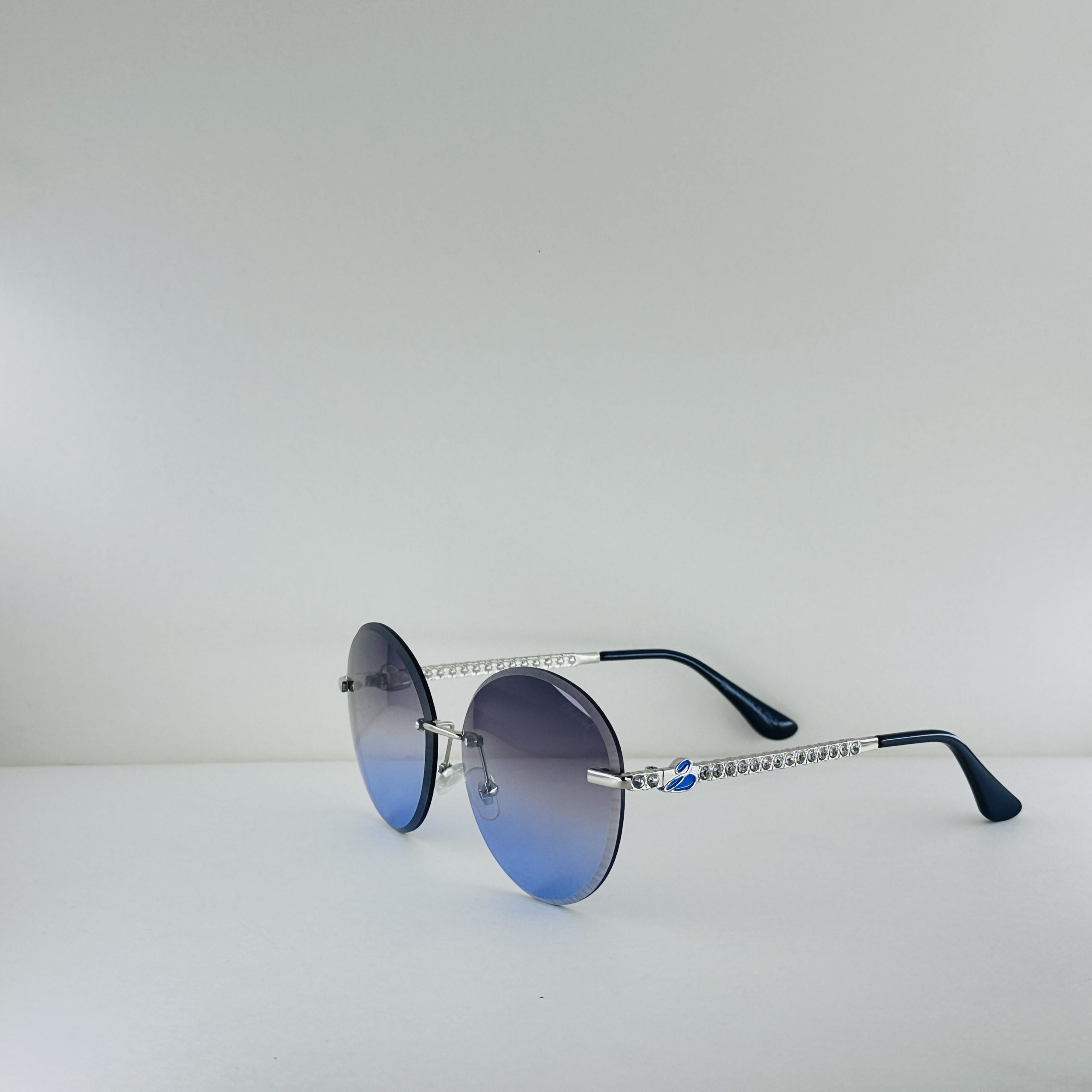 Chopard Imperiale – Rimless Gradient Azure Round Sunglasses - Image 2