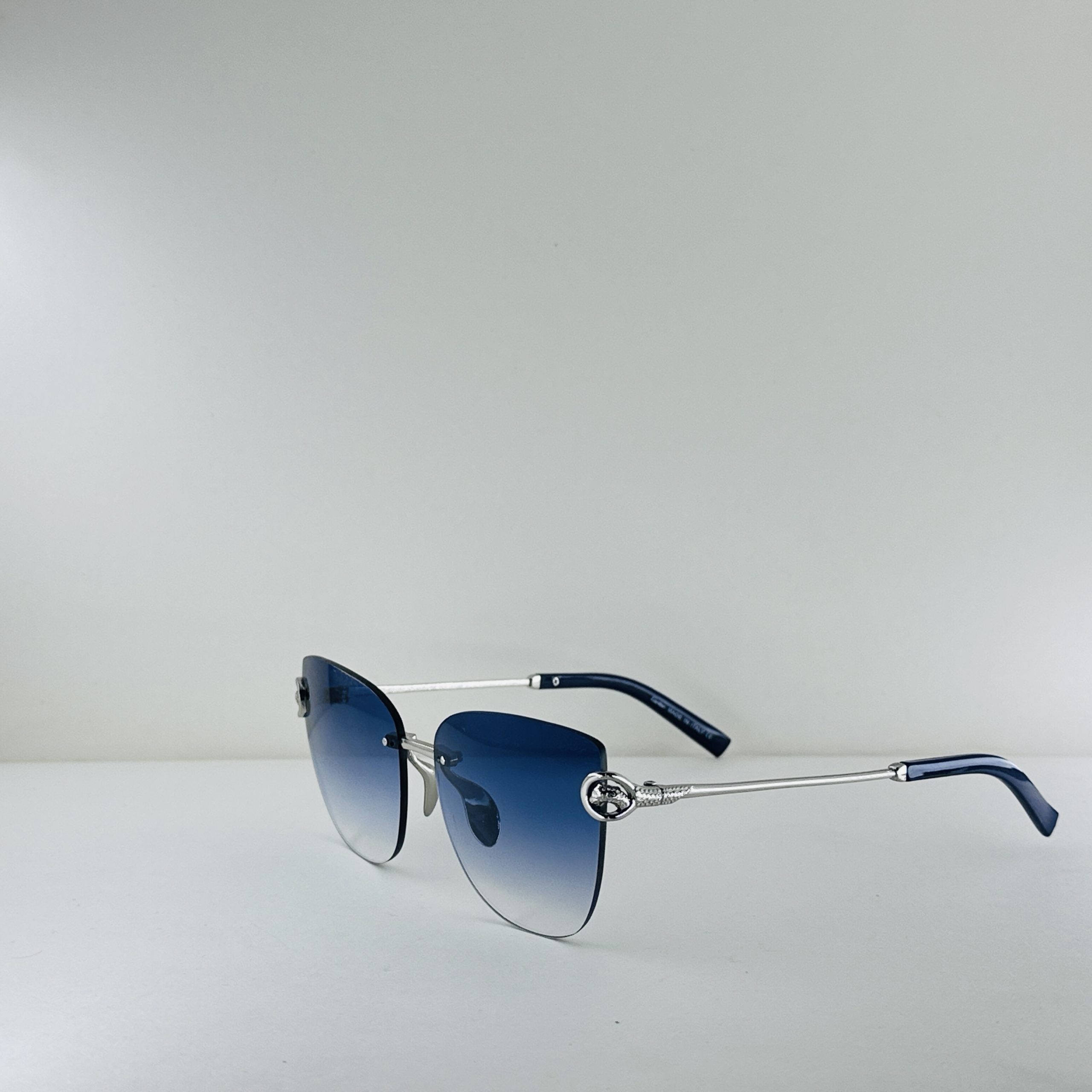 Cartier – Panthère de Cartier Rimless Blue Gradient Sunglasses - Image 2