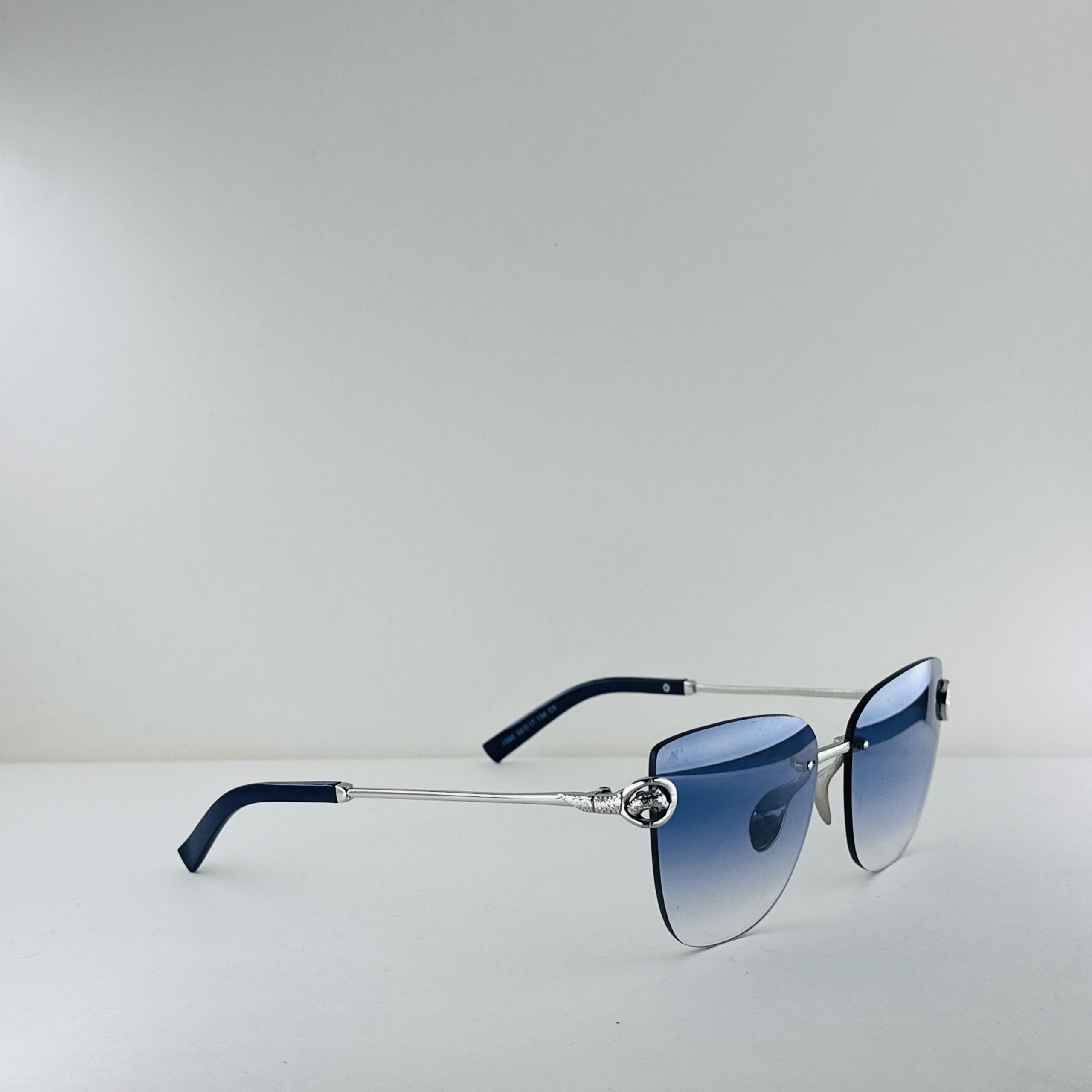 Cartier – Panthère de Cartier Rimless Blue Gradient Sunglasses - Image 3